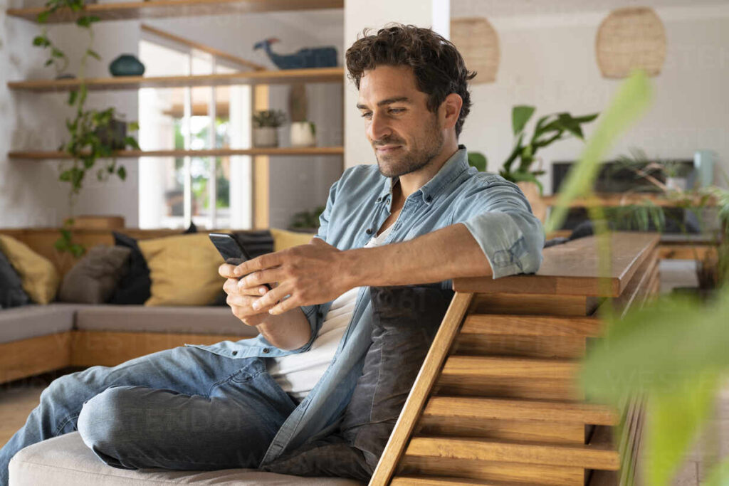 man sofa mobile 03