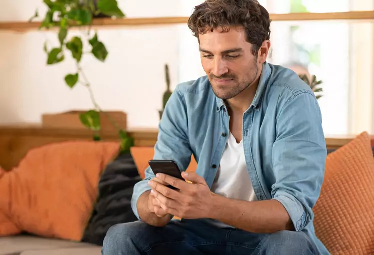 man sofa mobile zoom colors