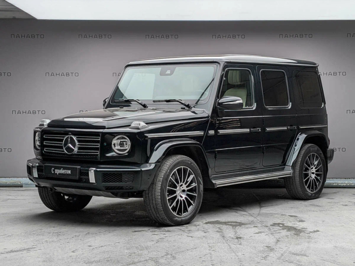 Mercedes Clase G de segunda mano. Qué versión elegir 1 Mercedes-Benz G 350 d W463 negro en tres cuartos frontal, con parrilla de tres láminas horizontales y llantas AMG