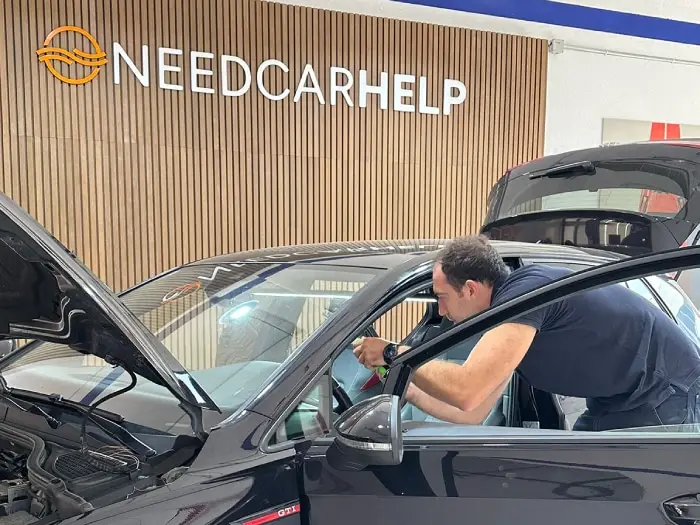 Revision Help Point Barcelona 21 HelpPoint-Needcarhelp-Revision-coches-img-004B