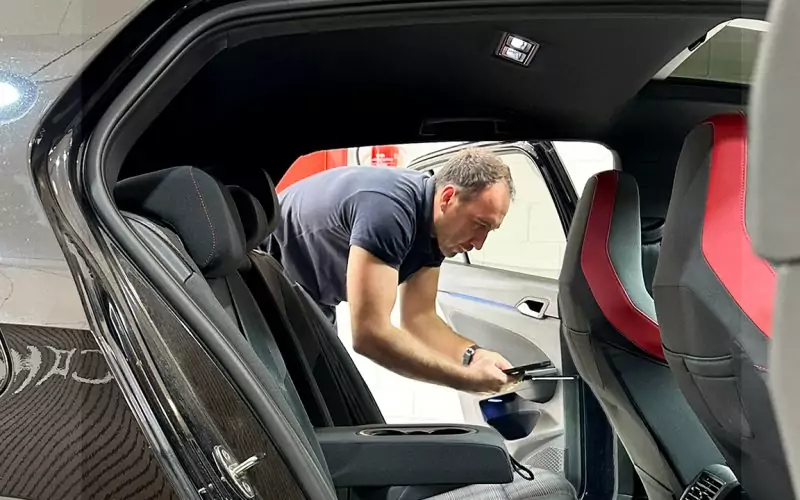 HelpPoint-Needcarhelp-Revision-coches-img-009B